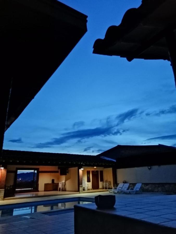Hostal Hollywood Inn Rionegro Exterior photo