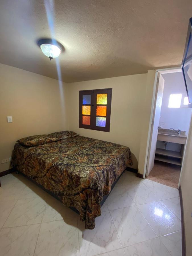 Hostal Hollywood Inn Rionegro Exterior photo