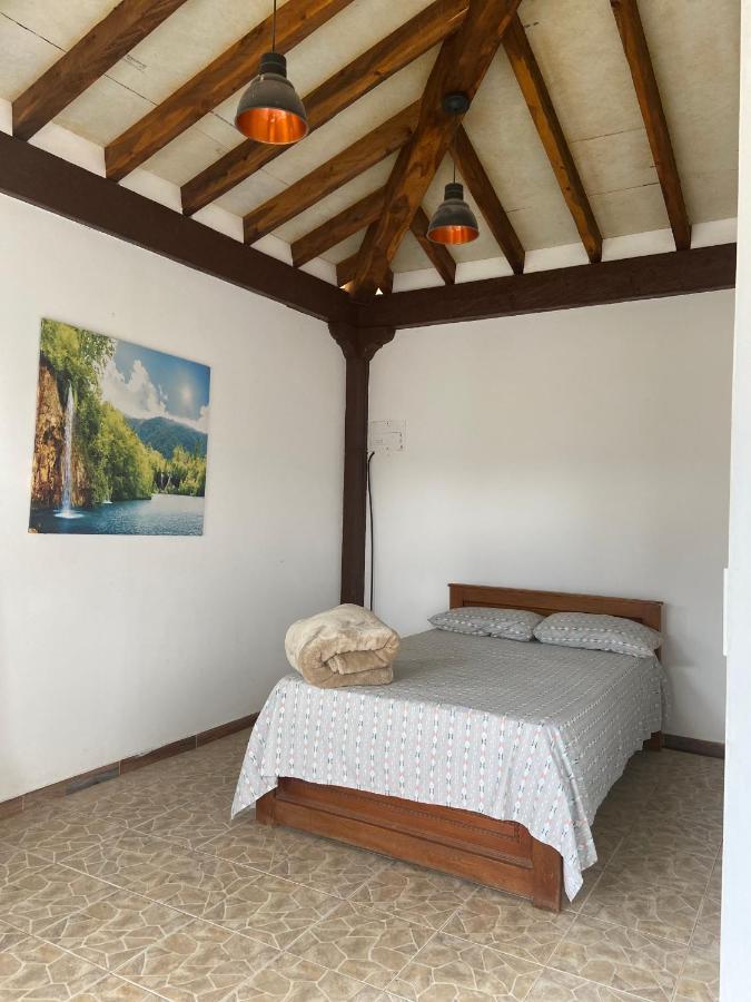 Hostal Hollywood Inn Rionegro Exterior photo