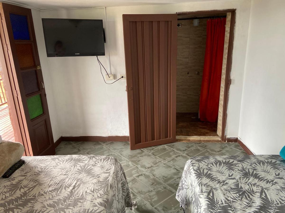 Hostal Hollywood Inn Rionegro Exterior photo