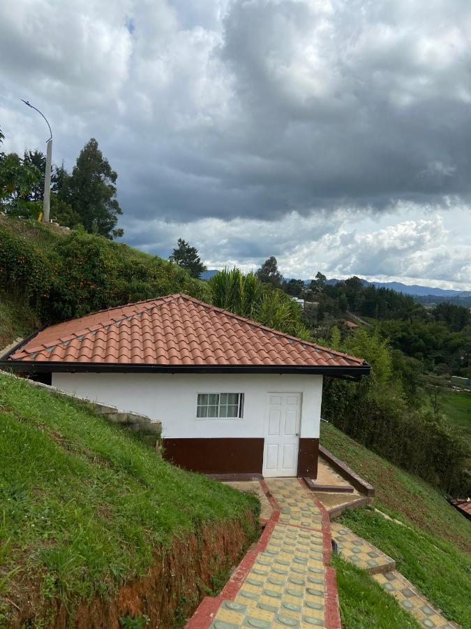 Hostal Hollywood Inn Rionegro Exterior photo