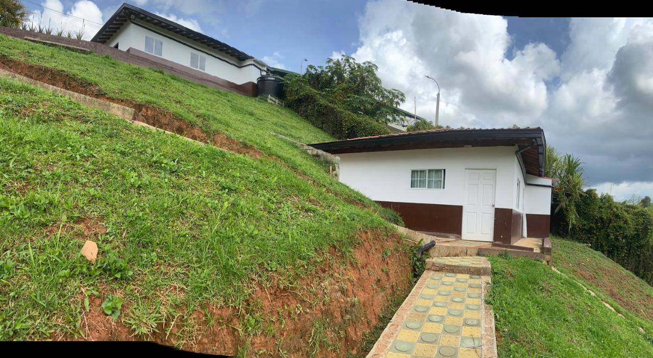 Hostal Hollywood Inn Rionegro Exterior photo